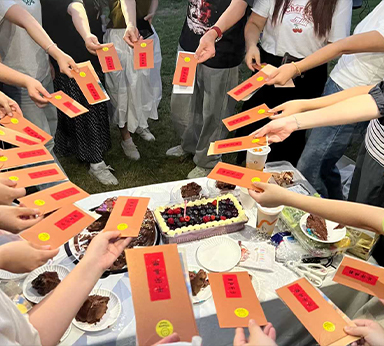 中秋草坪露营团建活动